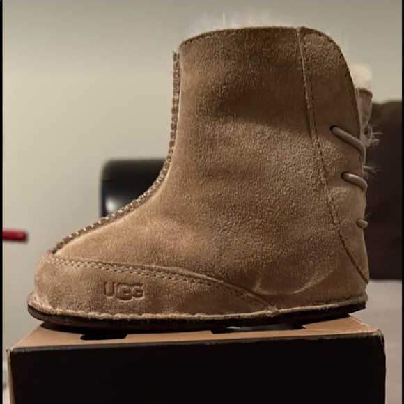 UGG I Boo - Picture 3 of 3